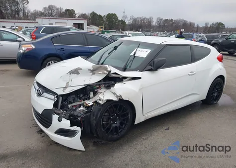 2016 Hyundai Veloster z USA, uszkodzony, nr VIN KMHTC6AD0GU262494